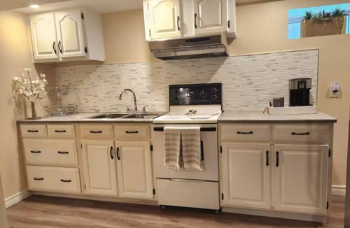 Sheridan Apartment | Presently not hosting….,bedroom apartment