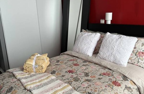 Toronto Resort | Private room ∙ 1 guest