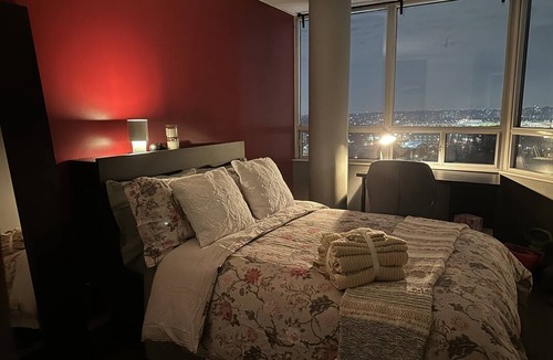 Toronto Resort | Private room ∙ 1 guest