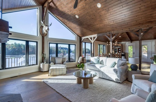 Rosseau Villa | Priceless views at this 4 bed, 3 bath cottage + bunkie + boathouse!