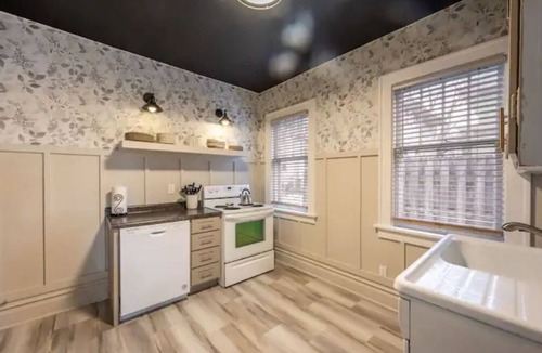 Red Wing Apartment | Prime Location/Few blocks to downtown