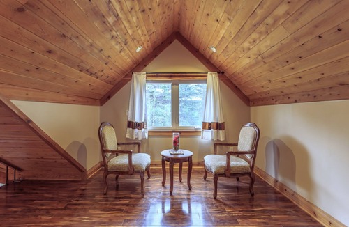 Bracebridge Ski Chalet | Prime Muskoka location, Luxury cottage for rent