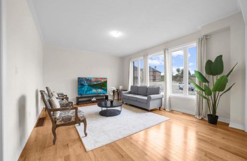 Otonabee-South Monaghan House | Prime Peterborough - 4BR and Office, Newly Renovated