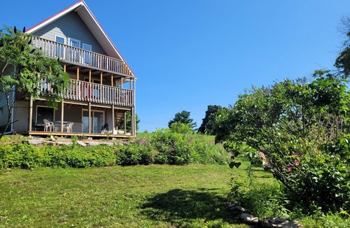 Prince Edward Cottage | Prince Edward County Pond-Side Getaway! Family-friendly private oasis!