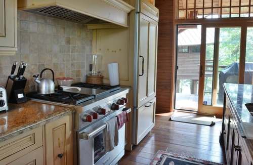 Seguin Cottage | Privacy! Lake Rosseau! A Natural Muskoka Beauty! Sleeps 15! 5 Bath!
