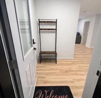 Whitehorse Apartment | Private 1BR Suite with Kitchen, Laundry, Parking & 1 Gigabit Internet