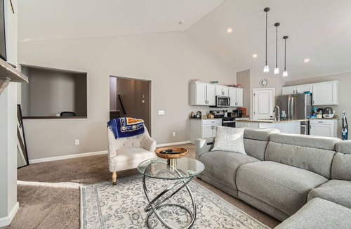 Ramsey House | Private 2-bedroom 1-bathroom Basement Suite in Ramsey
