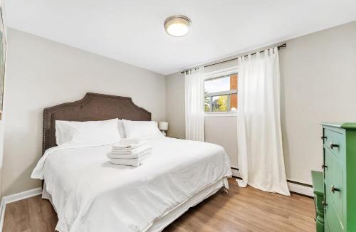 Burlington Apartment | Private 2Bdrm Newly Renovated - Furnished apt - U3