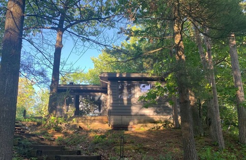 Tiny Cottage | Private 3 bedroom, 1 bath cottage in Woodland Beach