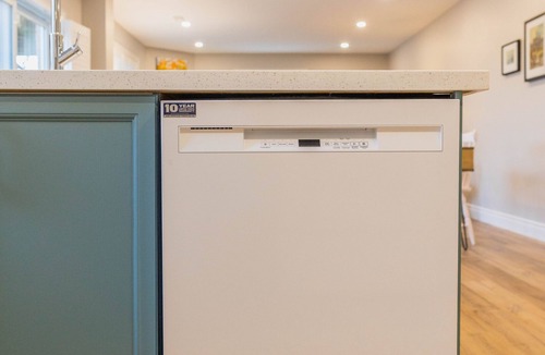 Barrie Apartment | Private and spacious 1 bedroom suite with hot tub