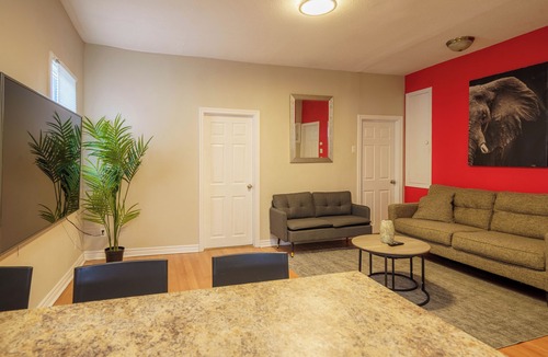 ByWard Market Apartment | Private Apartment in Byward Market Downtown Ottawa!