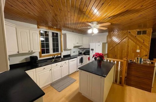 Madawaska Valley Cottage | Private Beach | Hot Tub | Sunny | 3 BDR Cottage