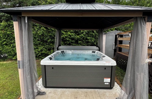 Madawaska Valley Cottage | Private Beach | Hot Tub | Sunny | 3 BDR Cottage