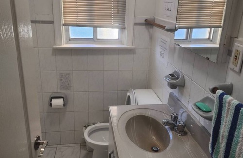 Downsview House | Private bedroom with shared area (Room C)