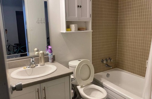 Yorkville Resort | Private room ∙ 1 guest