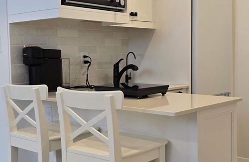 Guelph Apartment | Private clean and cozy studio in home in Guelph