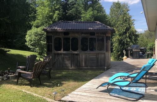 West Grey House | Private country suite, luxurious hot tub, open concept, King bed, pet friendly.