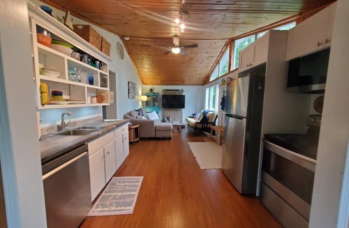 Turkey Point Cottage | Private, cozy and steps from the beach!