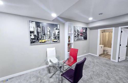 Airdrie House | Private, Cozy, Luxury, Spacious One Bedroom Suite
