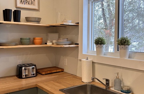 Sauble Beach House | Private cozy Sauble Beach cottage, close to the nature & entertainment.