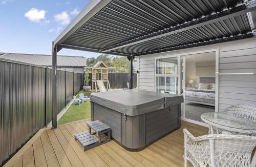 Wallaceville House | Private Ensuite with Spa in Upper Hutt