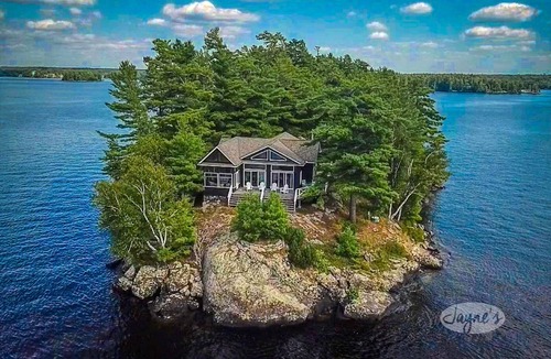 Port Carling Cottage | Private Island on Lake Muskoka! Cottage+guest house+bunkie! Sunsets!