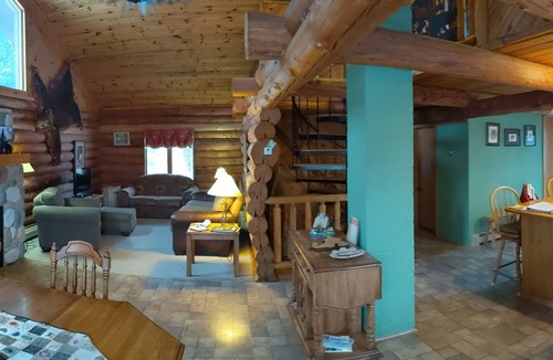 Remer House | Private Log Lodge Nestled In Chippewa National Forest On Secluded Lake.