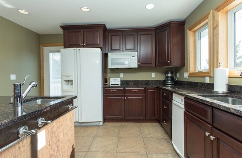 Alexandria House | PRIVATE Luxury Lake Home with 5+ BR and Gourmet Kitchen-22 Foot Pontoon Included