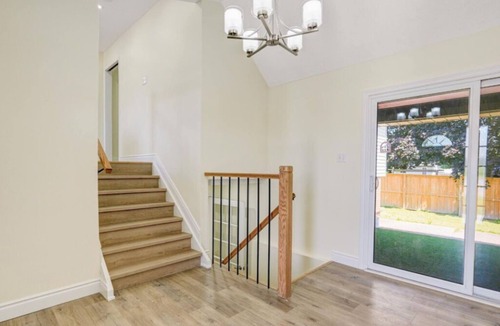 Central Elgin House | Private Main Floor Retreat in St. Thomas – Spacious & Ideal for a Relaxing Stay!