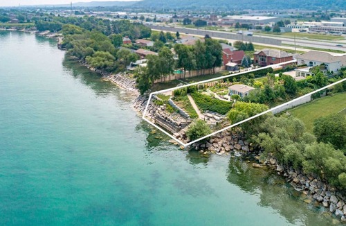 Grimsby House | Private Ontario Lakefront Estate House - Indoor Heated Pool - Near everything