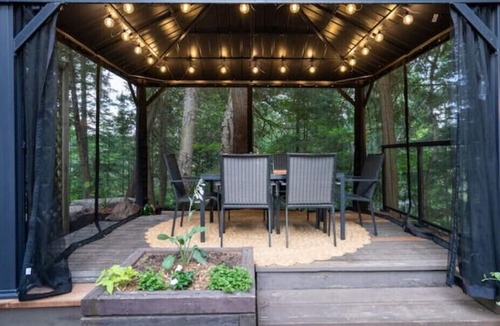 Highlands East Cottage | Private Peninsula Retreat - Beach/Jumping Rocks/Hammock/Fire Pit/Sunsets