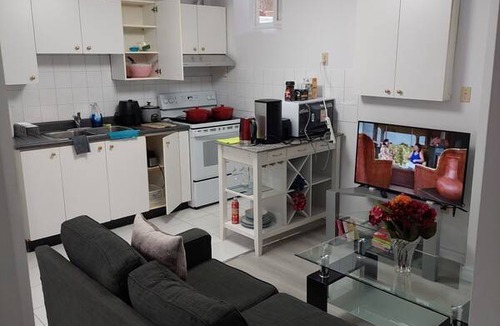 Hurontario Resort | Private room ∙ 1 guest