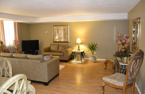 Mississauga Valleys Resort | Private room ∙ 2 guests