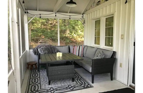 Arden Cottage | Private Rustic Lakefront Cabin