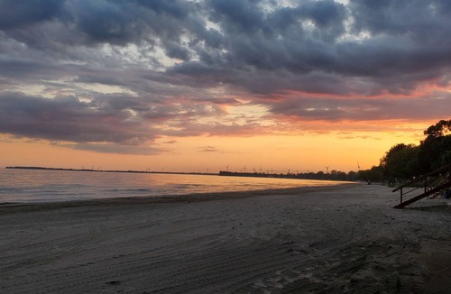 Wainfleet Cottage | Private sand beach. Lakeview. Spacious LongBeachCottages.com – Cottage #7