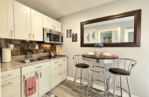 Davenport Apartment | Private studio newly renovated in Toronto