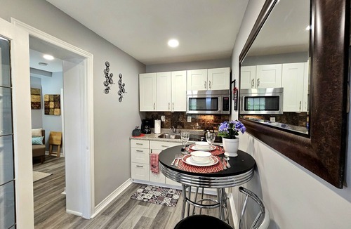 Davenport Apartment | Private studio newly renovated in Toronto