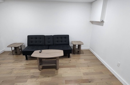 Selwyn Apartment | PRIVATE WALK-OUT MINUTES FROM TRENT UNIVERSITY