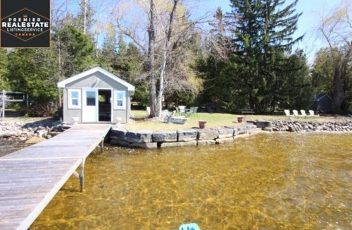 Isaacs Glen House | Private Waterfront Cottage at Kawartha Lakes