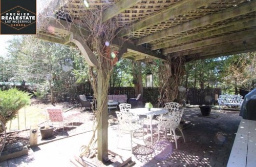 Isaacs Glen House | Private Waterfront Cottage at Kawartha Lakes