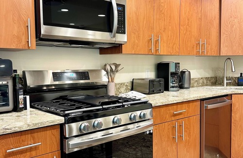Mount Marion House | Private Waterfront Oasis-Hot Tub-Sauna-Fire Pit-Paddleboard