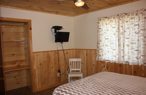 Ponsford Resort | PROMO 21% WEEKLY AND MONTHLY DISCOUNT.n Lake Front Home with Resort Amenities