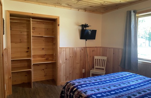 Ponsford Resort | PROMO 21% WEEKLY AND MONTHLY DISCOUNT.n Lake Front Home with Resort Amenities