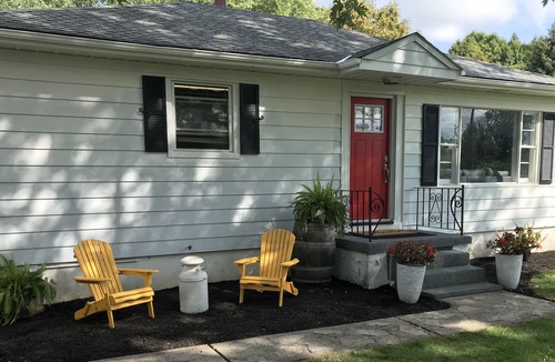 Jordan Cottage | Quaint cottage in the heart of wine country w/hot tub