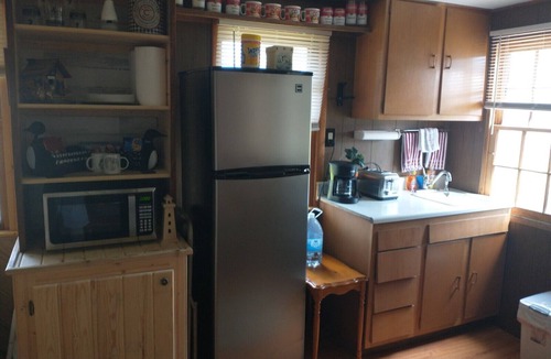 Federal Dam Cabin | Quaint cozy little cabin geared for folks coming to Leech Lake to fish or relax.