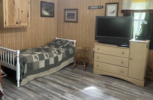 McGregor Cabin | Quaint Private Cabin on Land