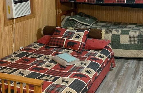 McGregor Cabin | Quaint Private Cabin on Land
