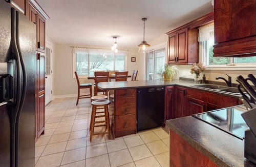 Cannifton House | Quaint Rural Property Nestled in historic Halloway Heights
