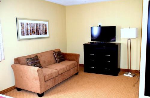 Bracebridge Hotel | Quality Inn