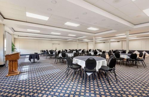 Point Edward Hotel | Quality Inn